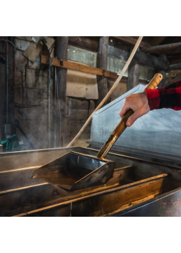 Ahornsiroop maken in een suikerhut in Quebec