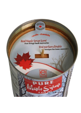 Maple candle with cotton wick