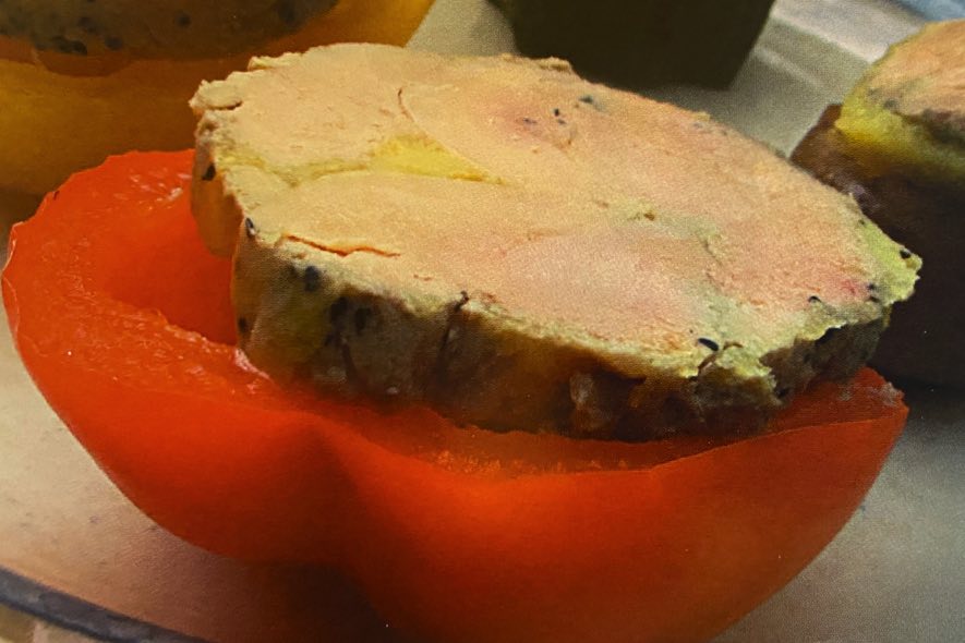 Cube de foie gras en mini légumes avec gelée de cidre Cube de foie gras en mini légumes avec gelée de cidre
