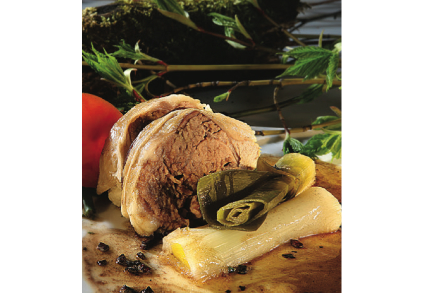 Gigot d’agneau aux poireaux, caramélisés à l’érable Gigot d’agneau aux poireaux, caramélisés à l’érable