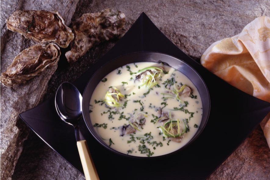 Potage aux huîtres, aux poireaux et au Sortilège Potage aux huîtres, aux poireaux et au Sortilège