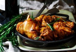Geschmortes Kaninchen mit Sanddornbier und Ahornsirup