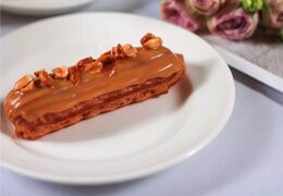 Kleine éclairs met foie gras en ahornsiroop