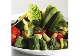 Insalata di cetrioli d'acero e fagioli gialli