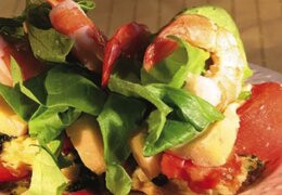 Tomaten-kaastaart, garnalen en esdoorn