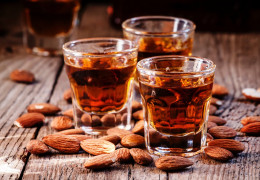 Amaretto licor típico italiano