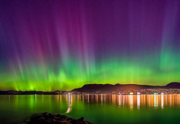 La magia de la aurora boreal en pleno invierno canadiense