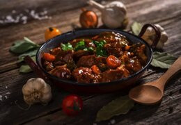 Bourguignon de carne de arce