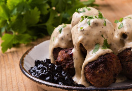 Albóndigas con salsa de arándanos