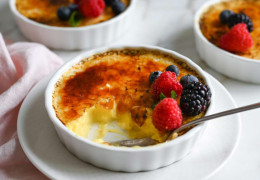 Receta de crema brulée de arándanos o bayas de Saskatoon