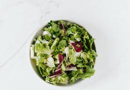 Receta Navideña: Ensalada De Kale Con Granada Y Nueces