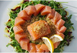 Tartar de salmón con azúcar de arce